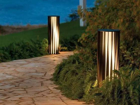 不同庭院灯可营造不同的灯光照明环境
