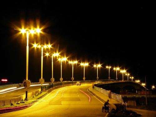 2012年4月份安徽省定远县铁路桥采购本公司路灯68套
