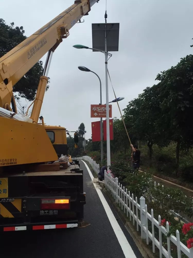 浅谈太阳能路灯常见故障及维修注意事项