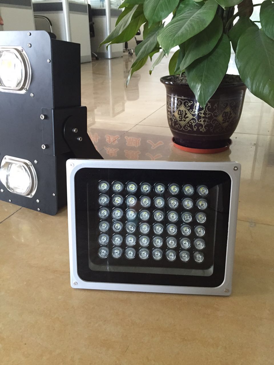 LED泛光灯