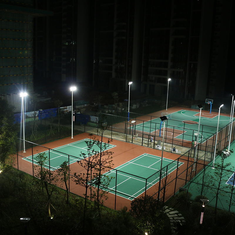 室外标准篮球场、足球场灯杆灯具的配置及灯光安装方法