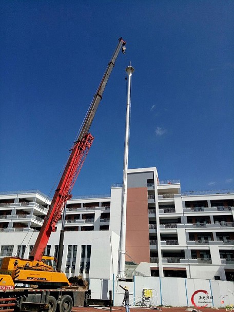 海光照明高杆灯助力深圳龙岗区同乐主力学校，让祖国的花朵健康茁壮成长