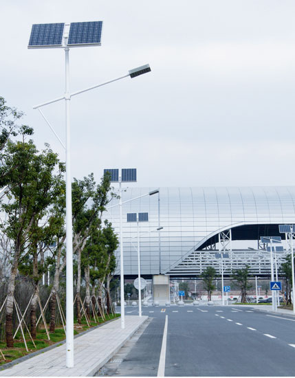 「太阳能路灯led」新农村LED太阳能路灯的优势以及市电路灯的区别 